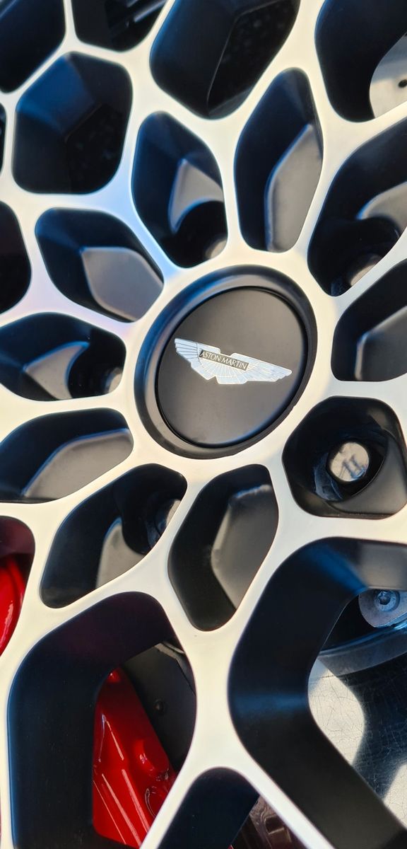 Fahrzeugabbildung Aston Martin DBS 5.2 V12 770 Ultimate/ SAMMLERSTÜCK!