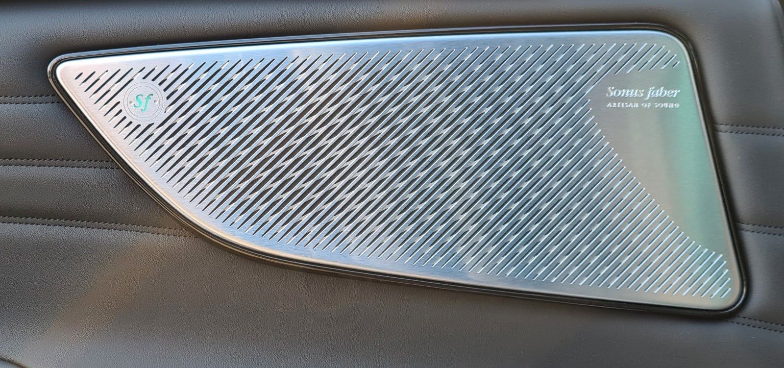 Fahrzeugabbildung Maserati Grecale Modena MY25/ Black Design-Pack