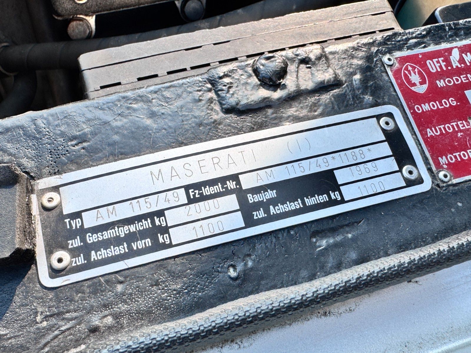Fahrzeugabbildung Maserati Ghibli SS, Matching Numbers, EUROPAAUSFÜHRUNG