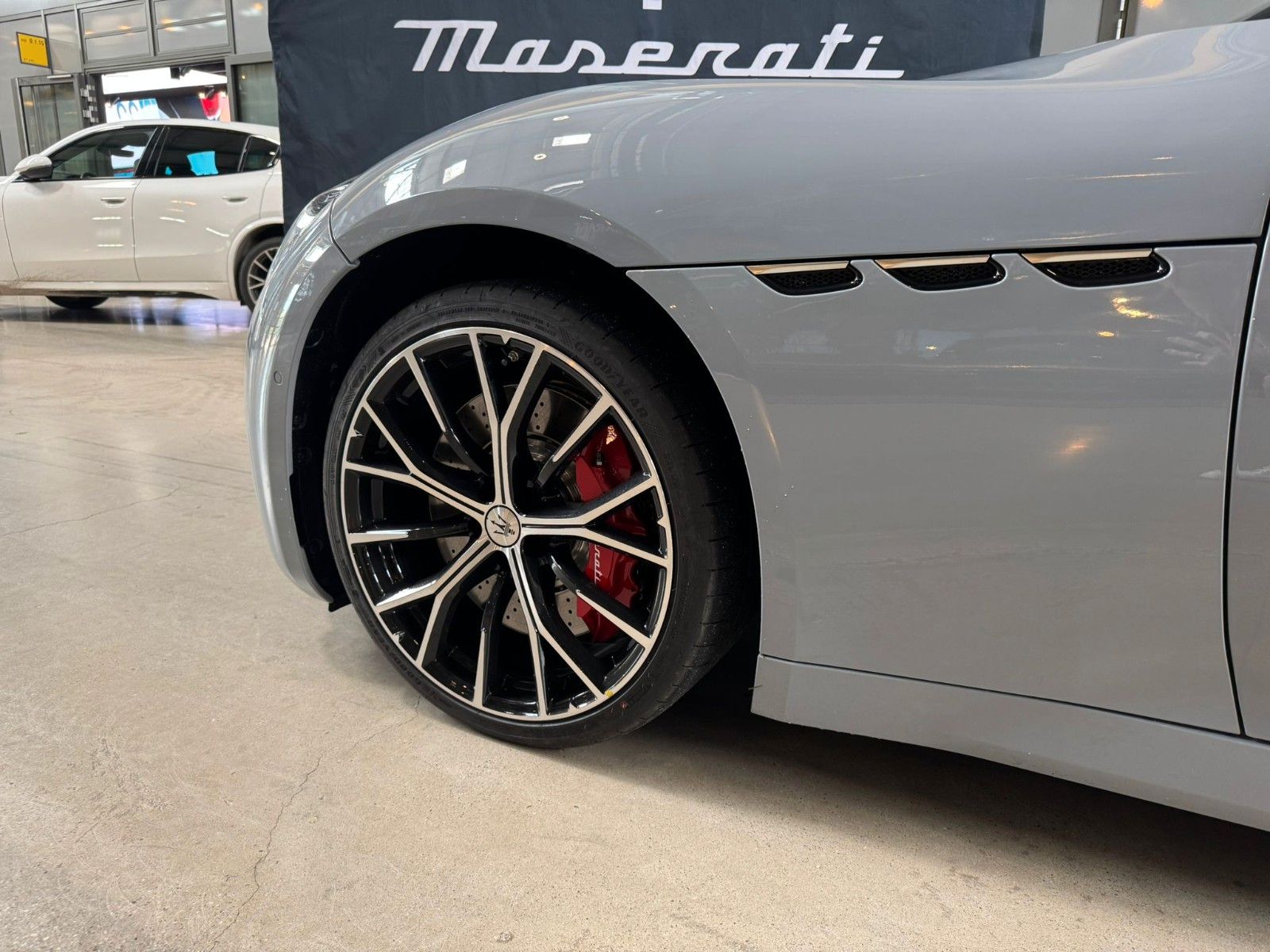 Fahrzeugabbildung Maserati GranCabrio Modena AWD/ Maserati München
