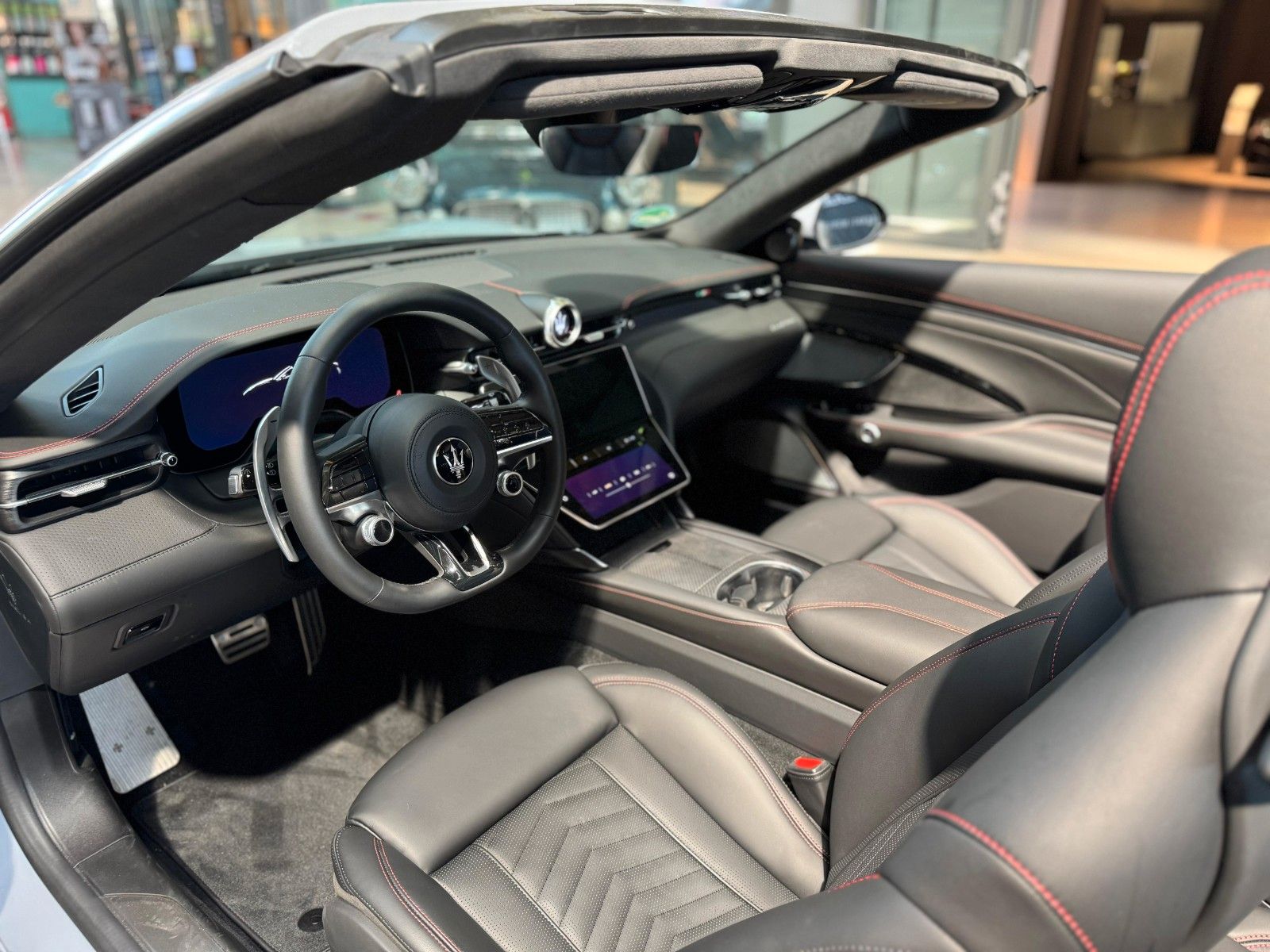 Fahrzeugabbildung Maserati GranCabrio Modena AWD/ Maserati München