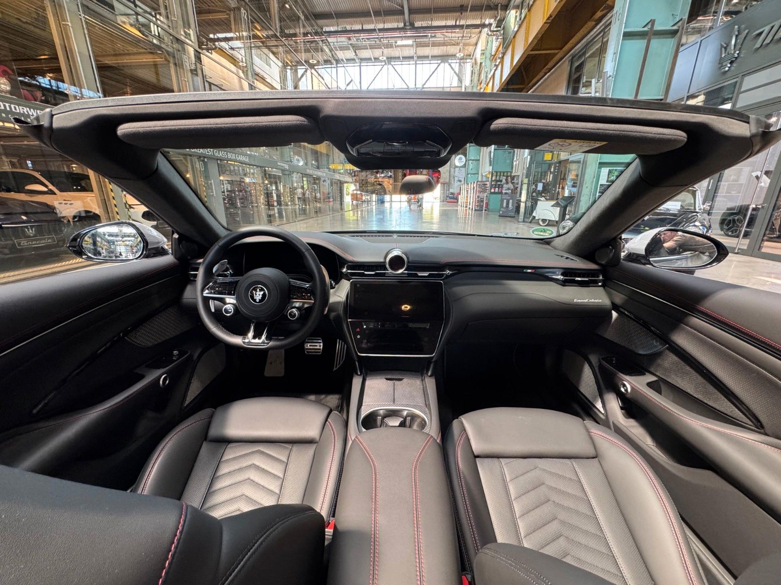 Fahrzeugabbildung Maserati GranCabrio Modena AWD/ Maserati München