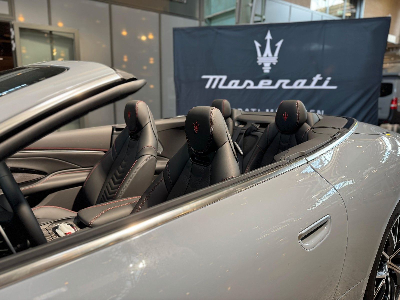 Fahrzeugabbildung Maserati GranCabrio Modena AWD/ Maserati München