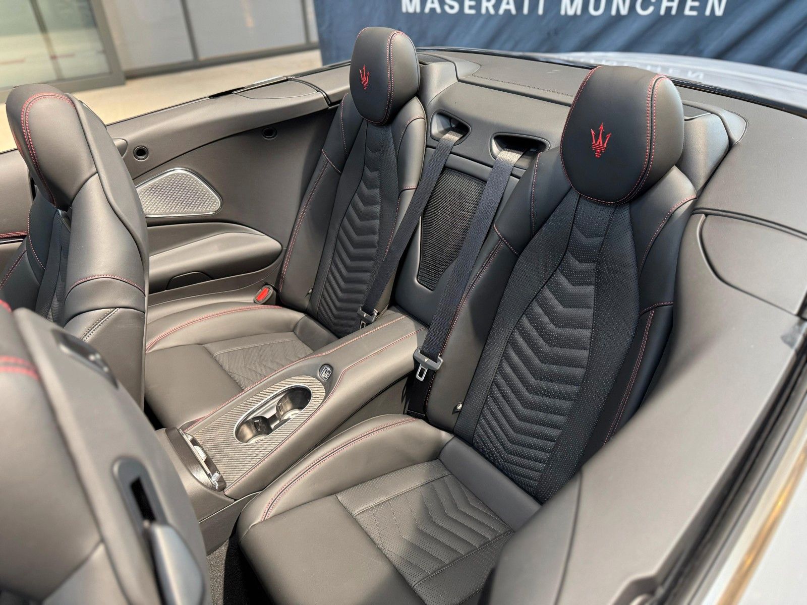 Fahrzeugabbildung Maserati GranCabrio Modena AWD/ Maserati München