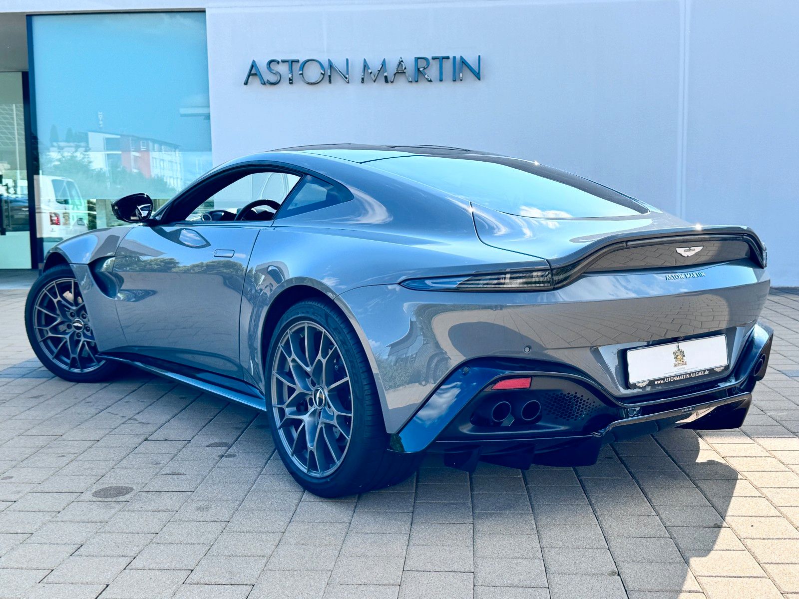 Fahrzeugabbildung Aston Martin V8 Vantage AMR 1 of 200 / Garantie/AM MEMMINGEN