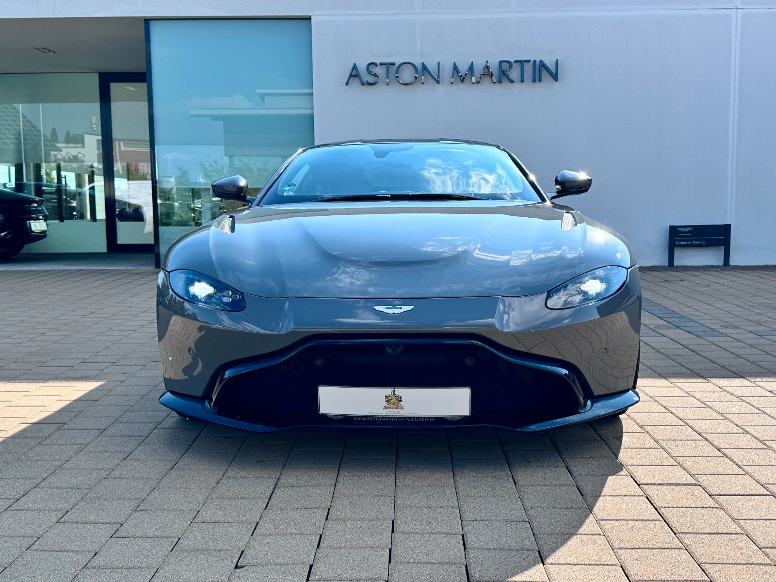 Fahrzeugabbildung Aston Martin V8 Vantage AMR 1 of 200 / Garantie/AM MEMMINGEN