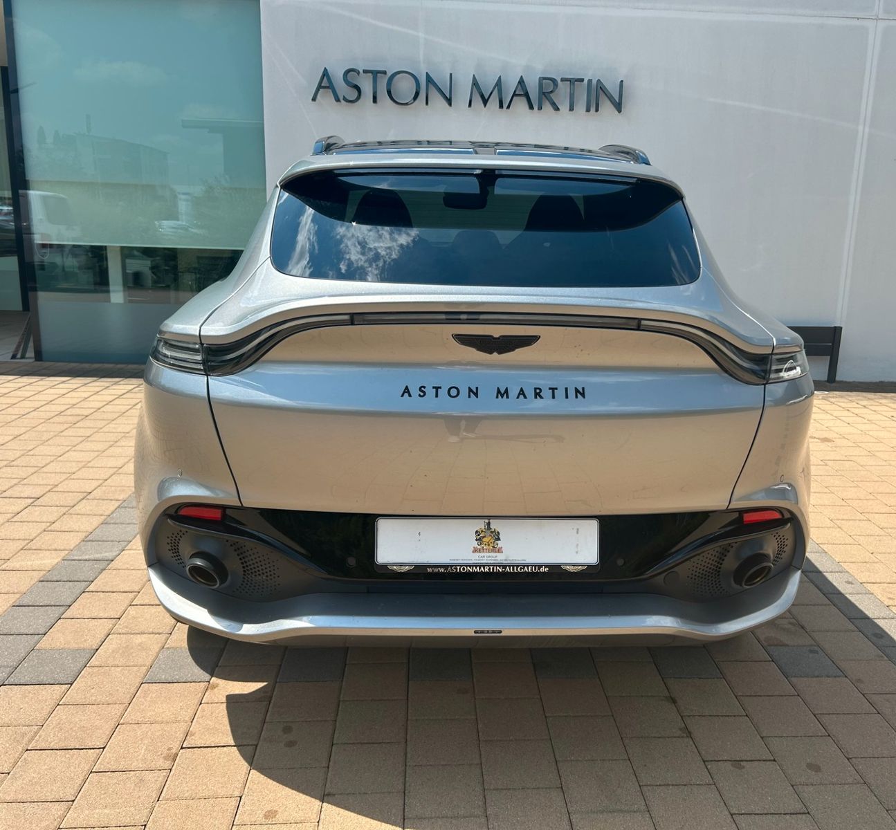Fahrzeugabbildung Aston Martin DBX 4.0 V8 - Aston Martin Memmingen