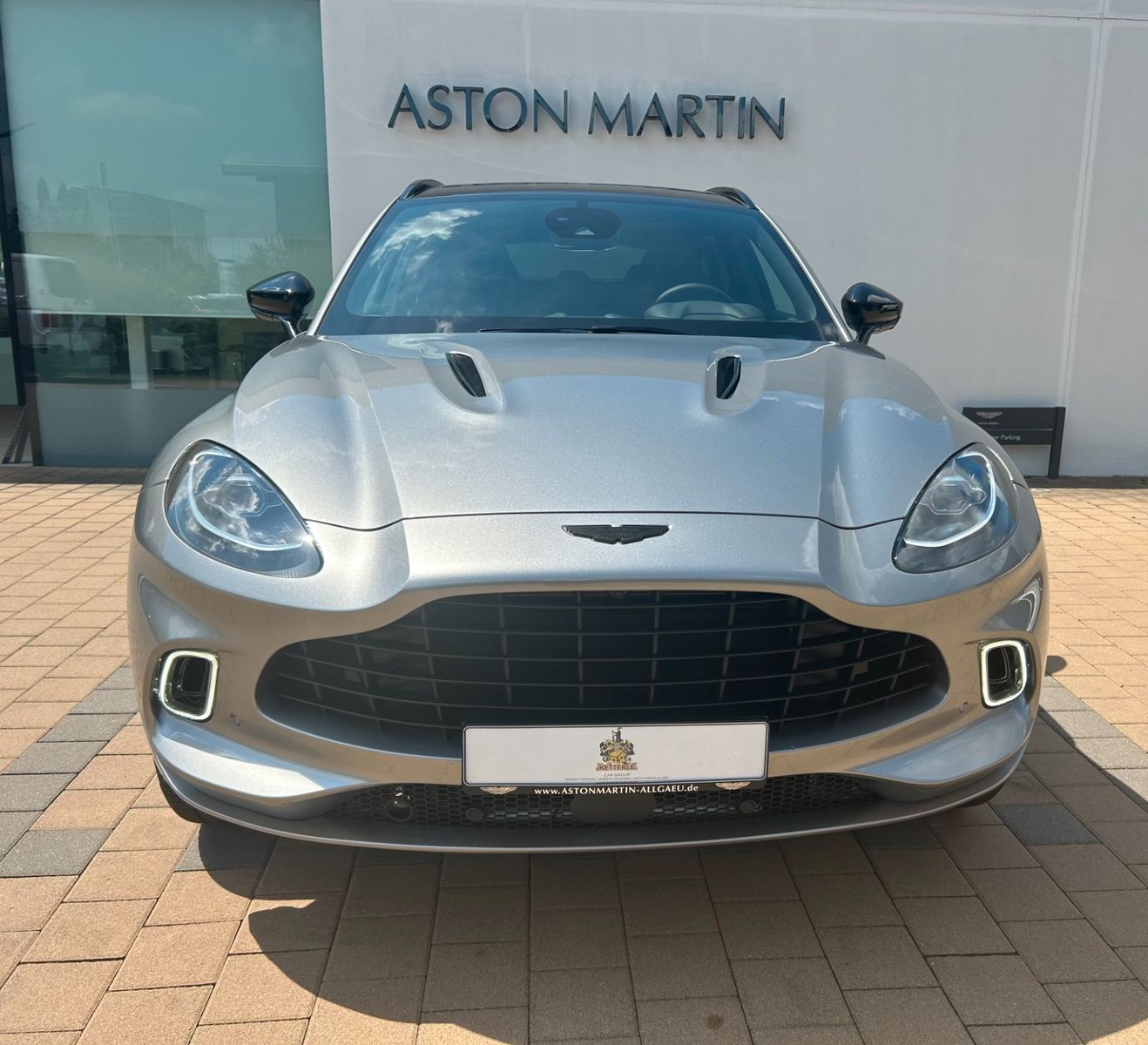 Fahrzeugabbildung Aston Martin DBX 4.0 V8 - Aston Martin Memmingen