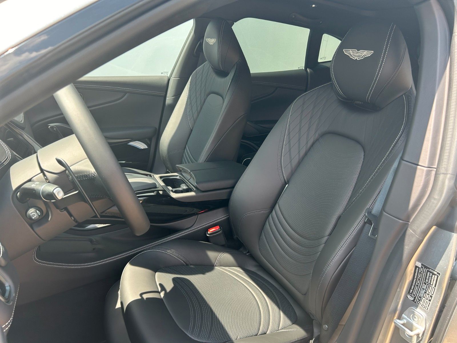 Fahrzeugabbildung Aston Martin DBX 4.0 V8 - Aston Martin Memmingen
