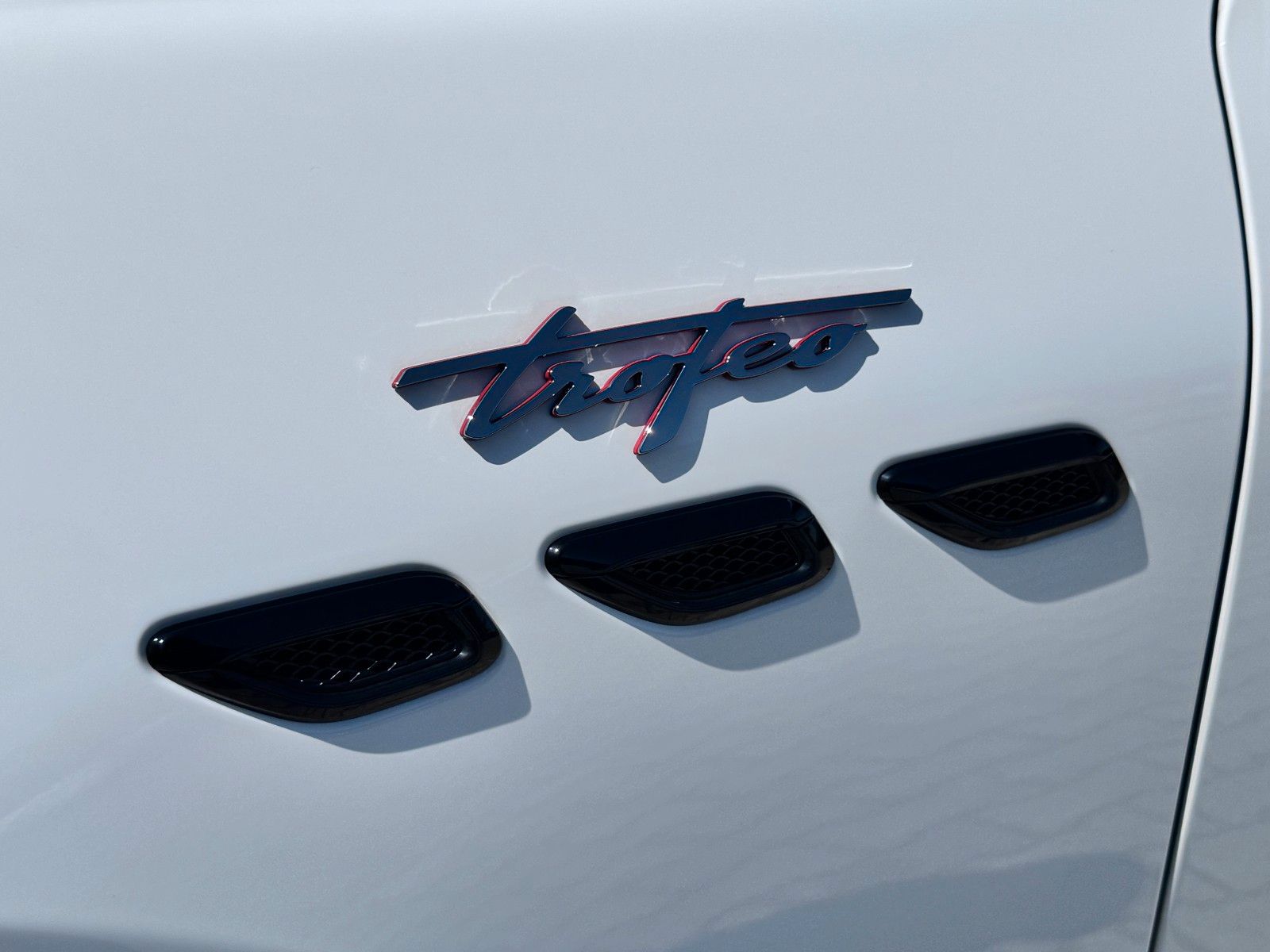 Fahrzeugabbildung Maserati Grecale Trofeo/5Jahre Garantie/ADAS+