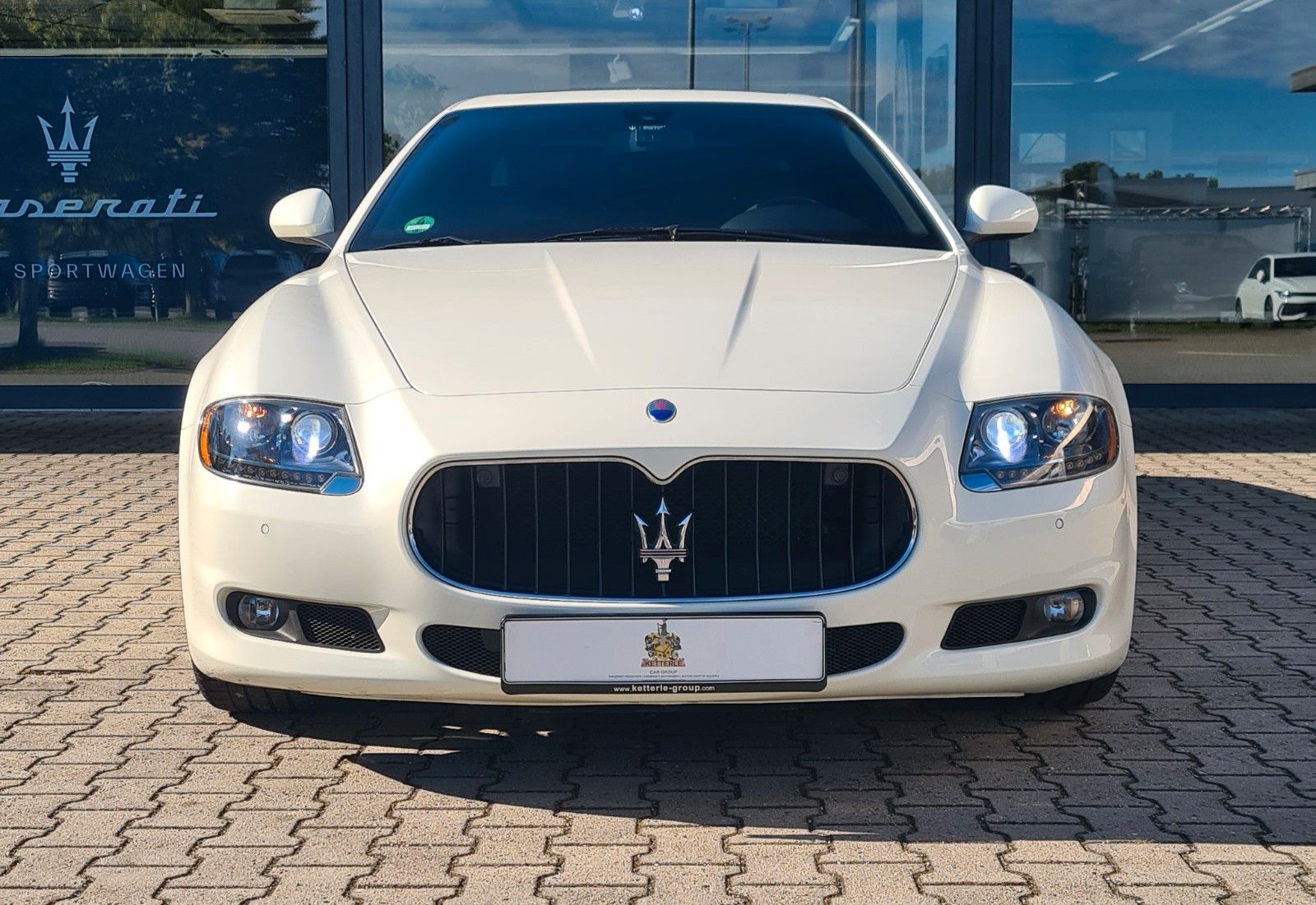 Fahrzeugabbildung Maserati Quattroporte GTS/MY2013/neue Reifen/ Garantie