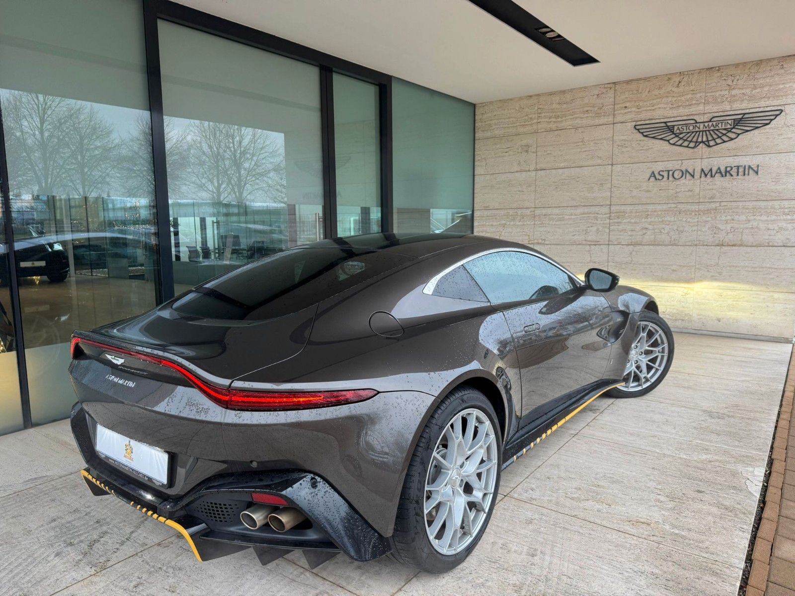Fahrzeugabbildung Aston Martin V8 Vantage 007 Edition *Aston Martin Memmingen*