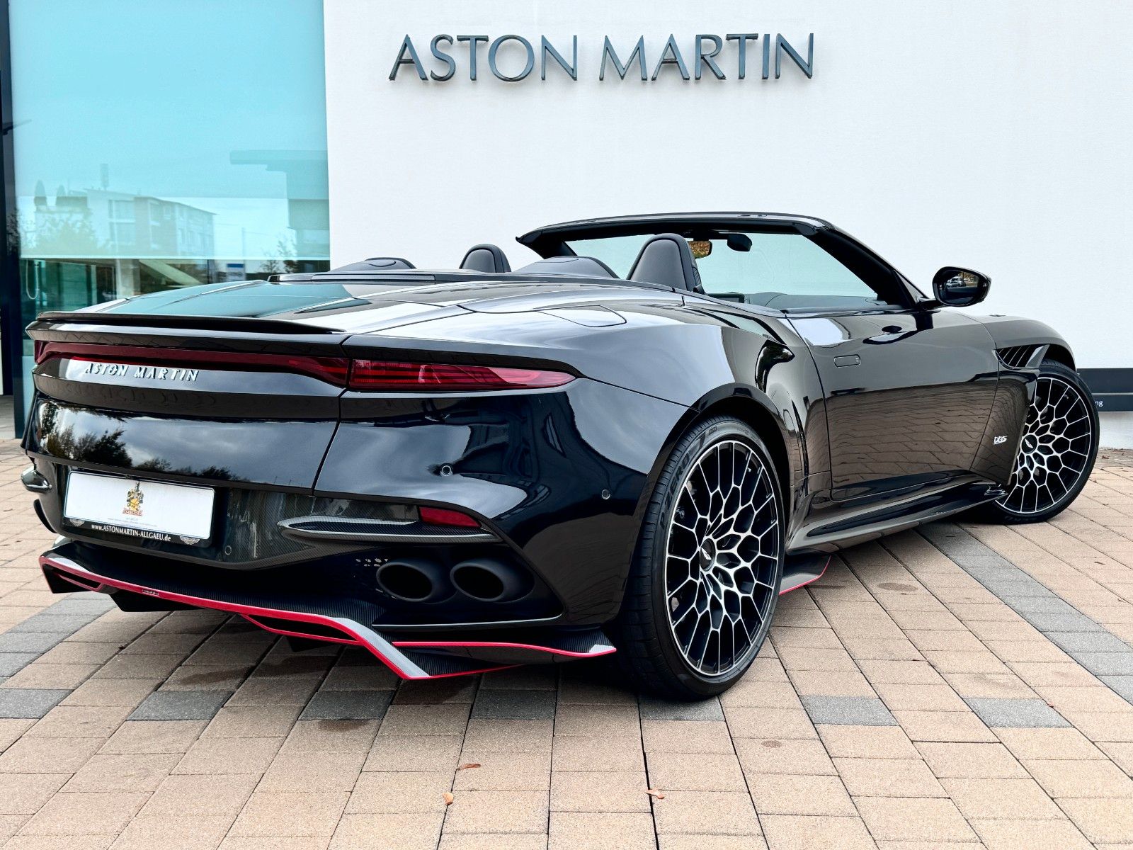Fahrzeugabbildung Aston Martin DBS 770 Ultimate Volante /  limited 1 of 199