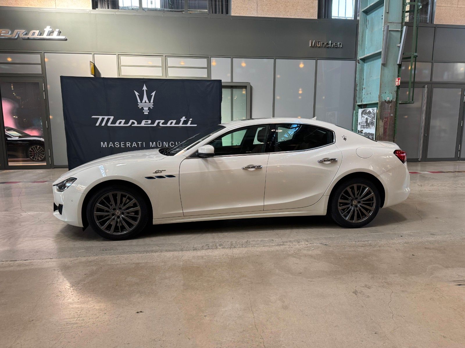 Fahrzeugabbildung Maserati Ghibli GT/ Garantie *Maserati München*