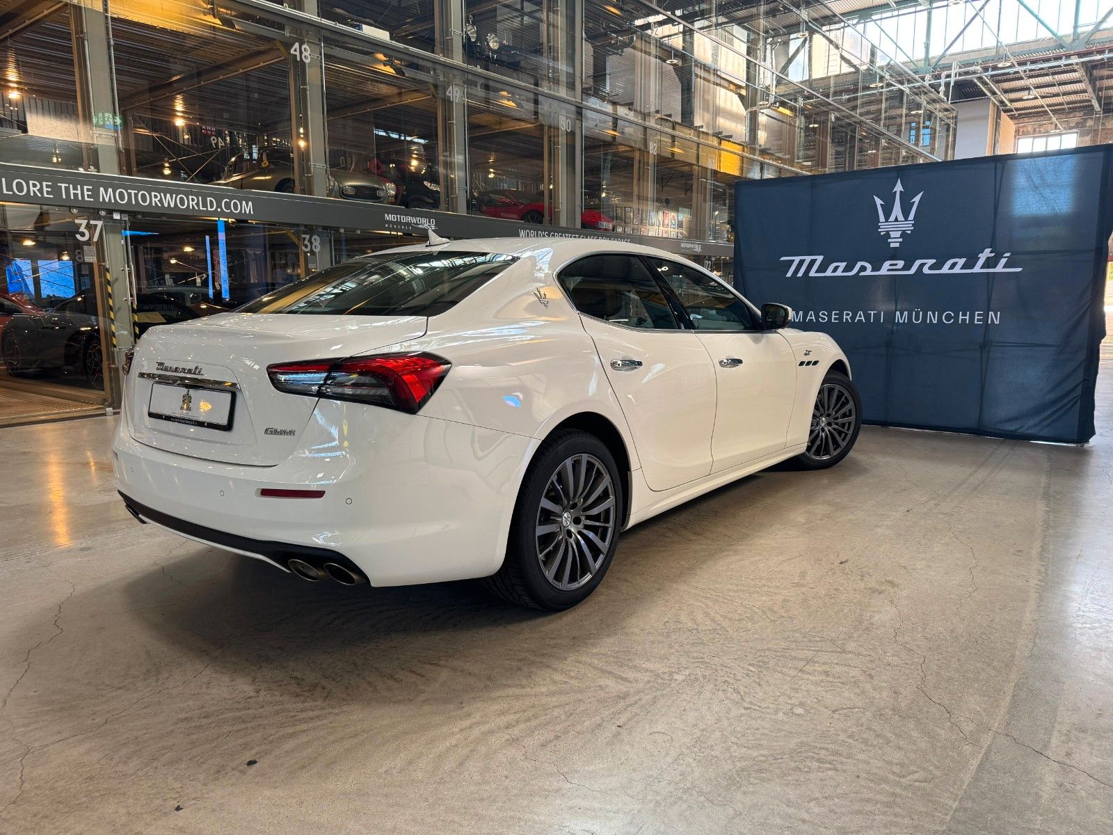 Fahrzeugabbildung Maserati Ghibli GT/ Garantie *Maserati München*