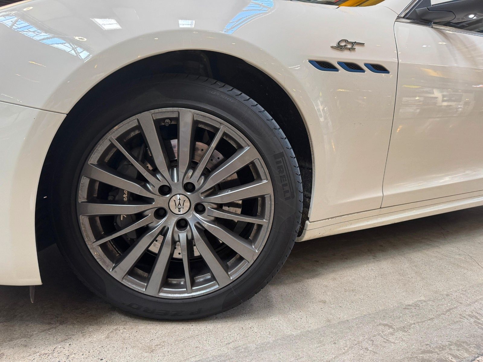 Fahrzeugabbildung Maserati Ghibli GT/ Garantie *Maserati München*