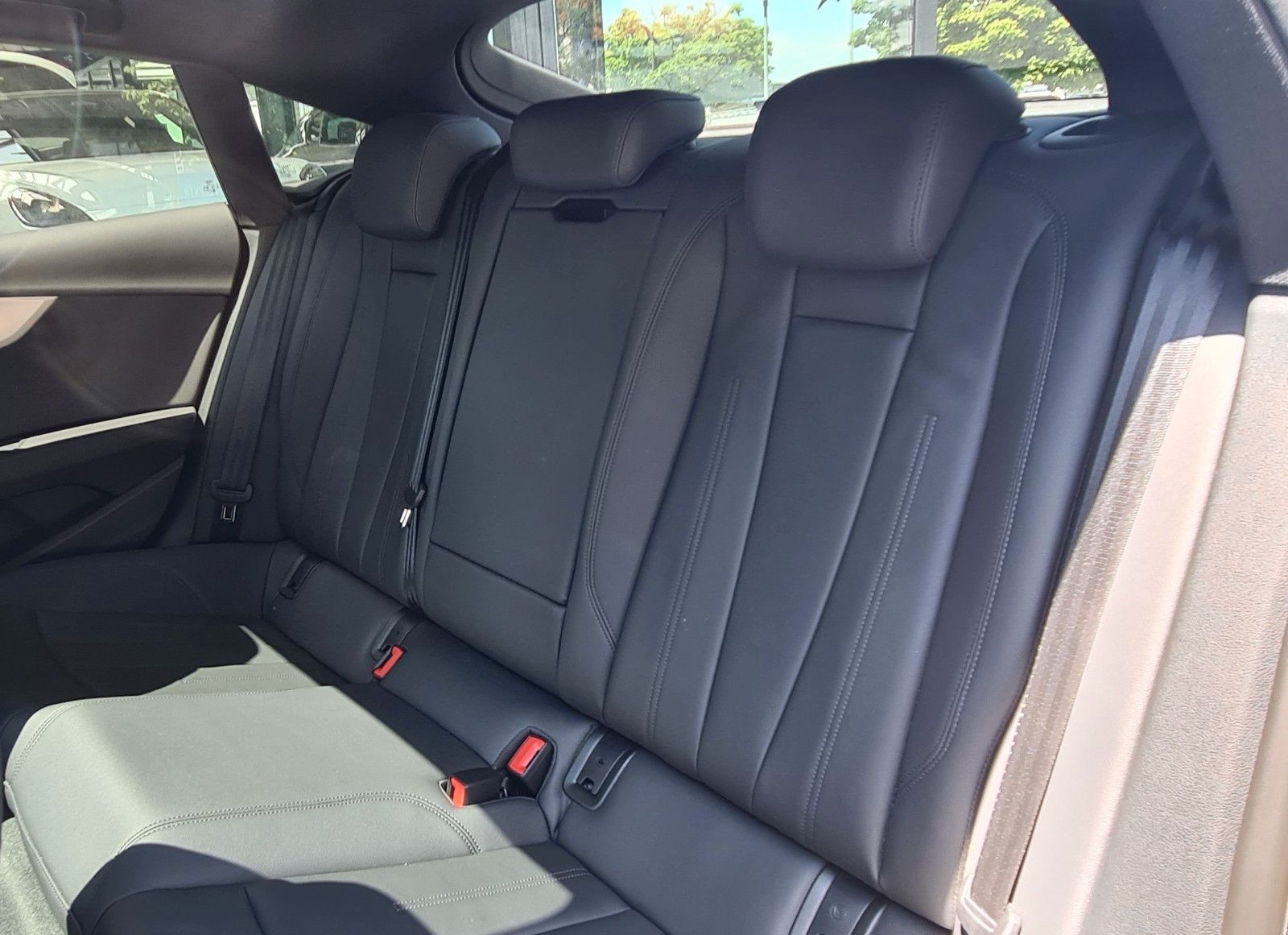 Fahrzeugabbildung Audi A5 35 TFSI S tronic Sportback S line/ Garantie