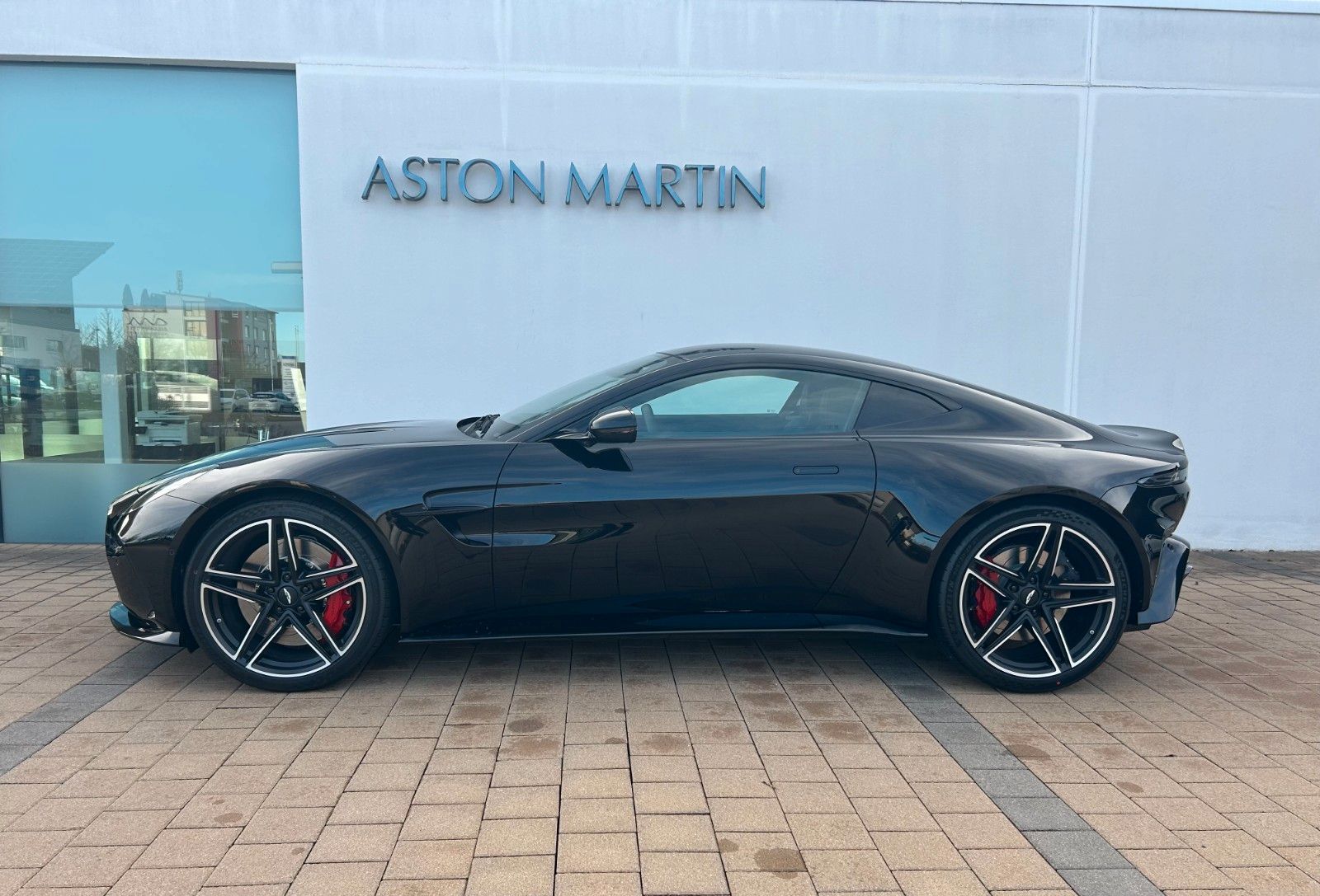 Fahrzeugabbildung Aston Martin V8 Vantage Next Generation