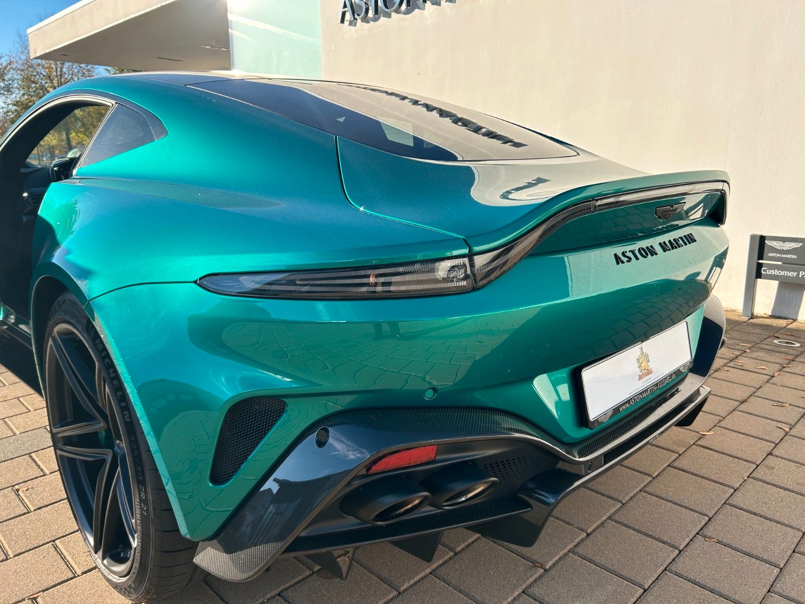 Fahrzeugabbildung Aston Martin Vantage Next Generation / Podium Green