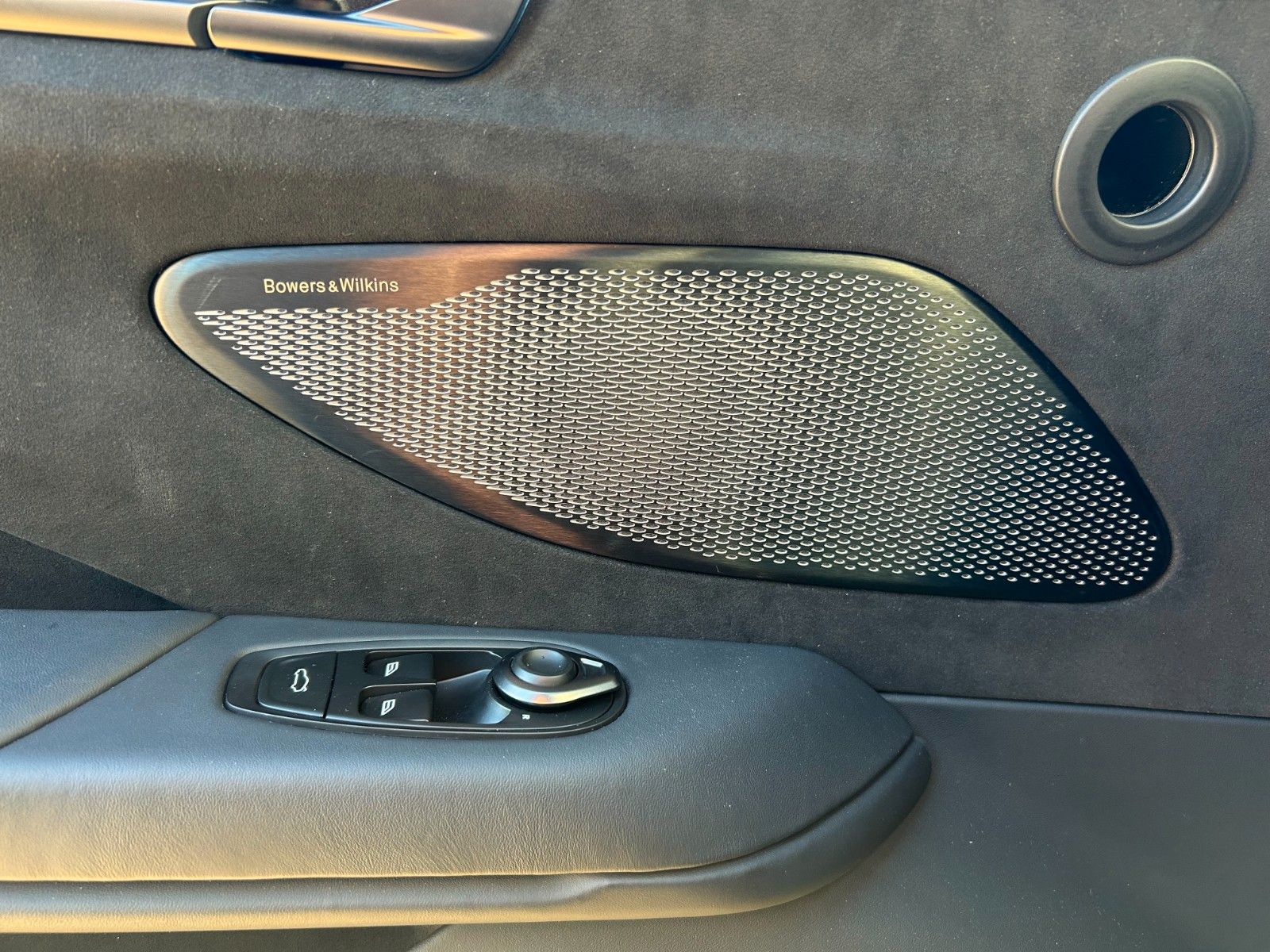 Fahrzeugabbildung Aston Martin Vantage Next Generation / Podium Green