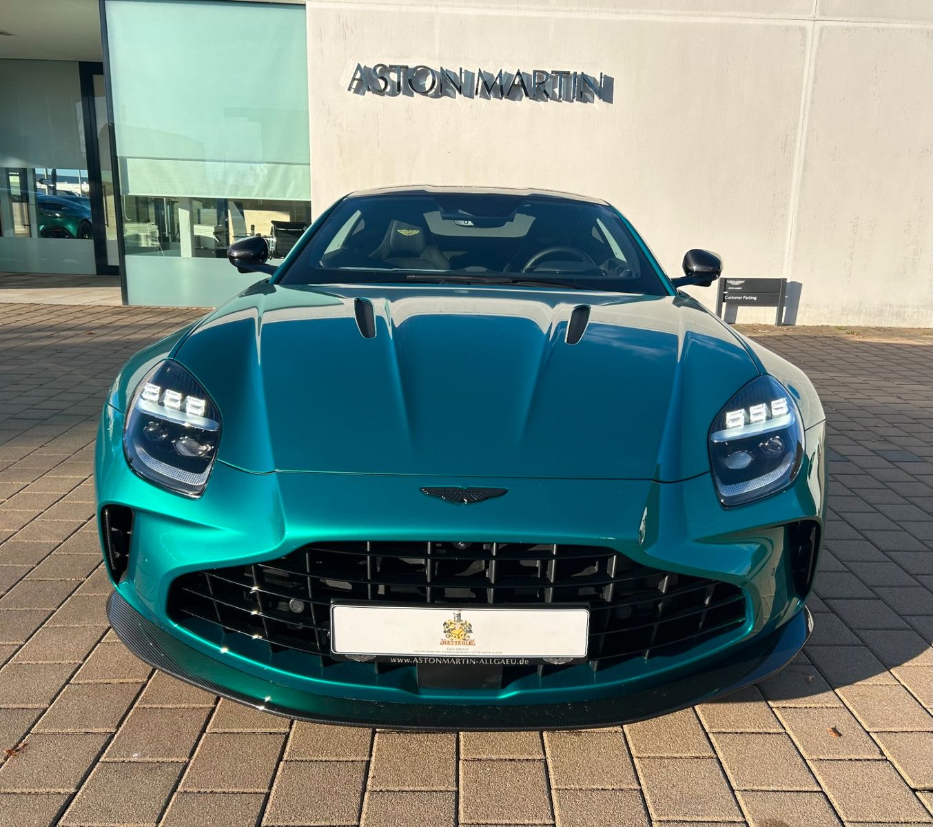 Fahrzeugabbildung Aston Martin Vantage Next Generation / Podium Green