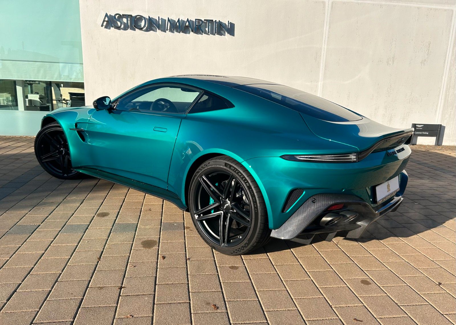 Fahrzeugabbildung Aston Martin Vantage Next Generation / Podium Green
