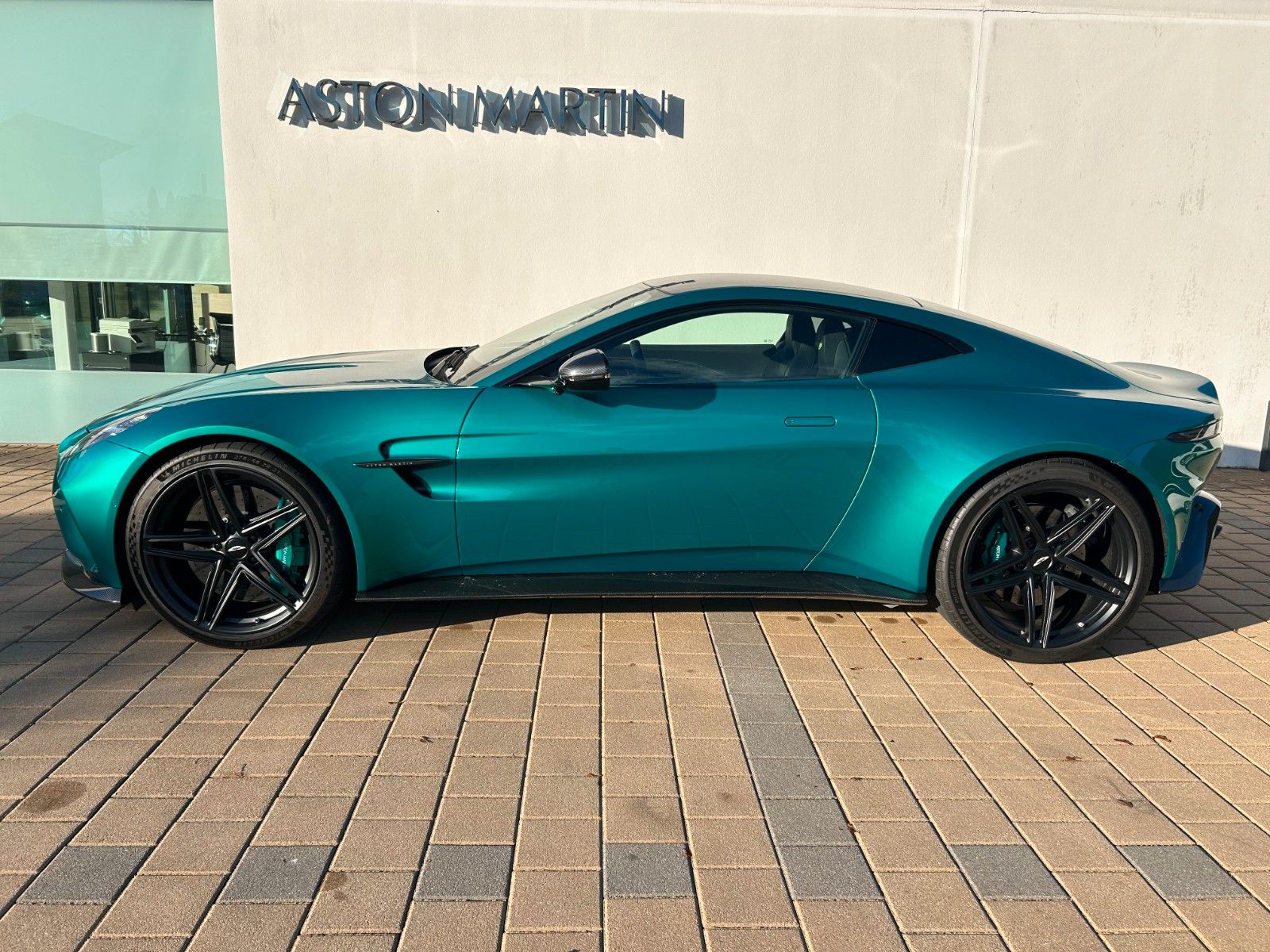 Fahrzeugabbildung Aston Martin Vantage Next Generation / Podium Green