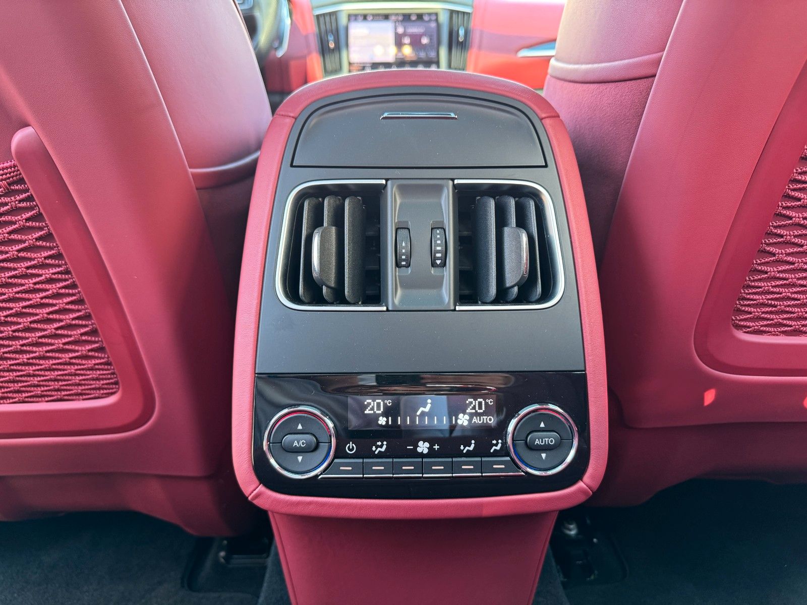 Fahrzeugabbildung Maserati Levante Modena S/ Garantie/ Erstbesitz