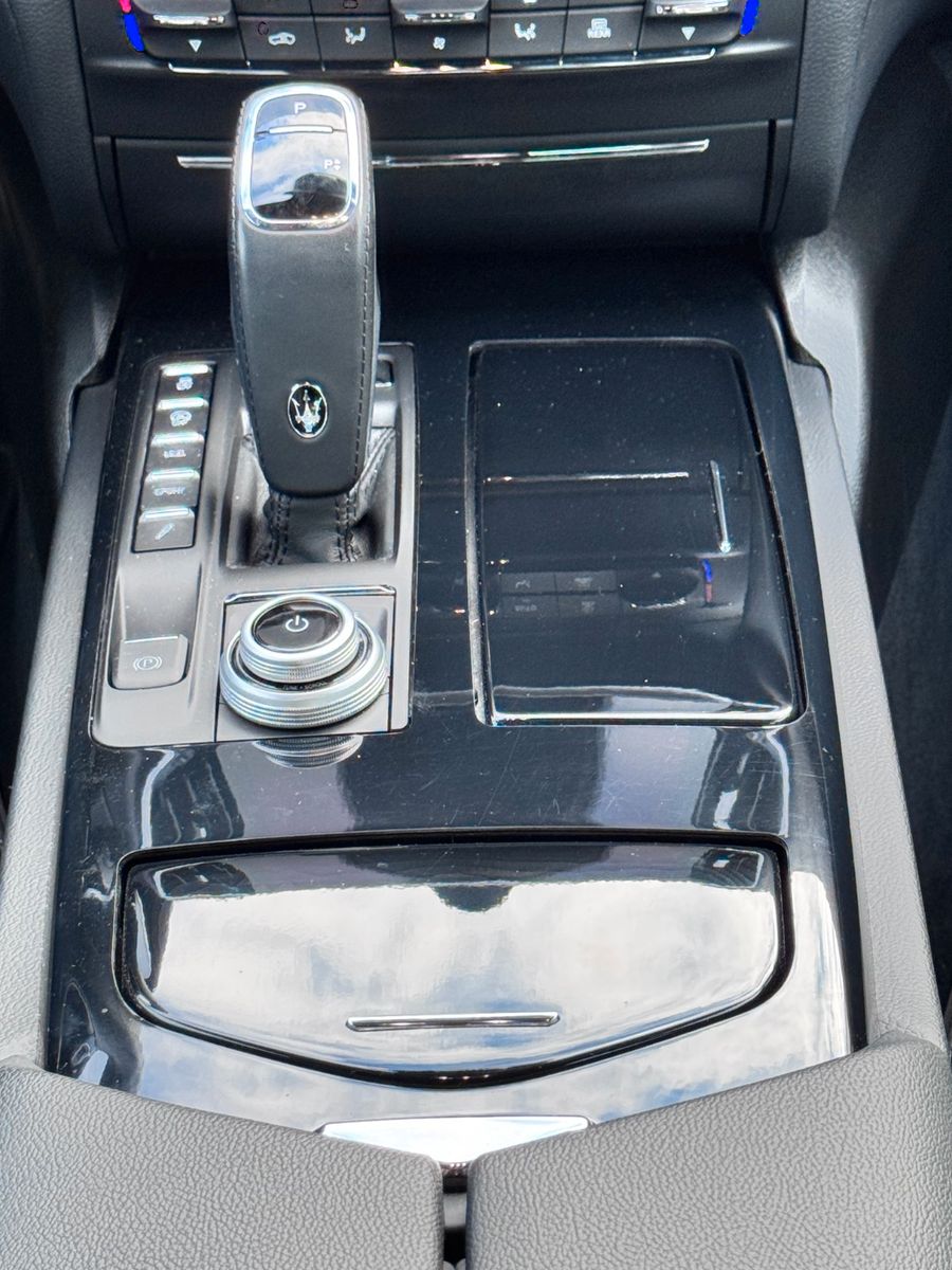 Fahrzeugabbildung Maserati Ghibli GT GranSport/1.Hd./GARANTIE/Fahrassist+