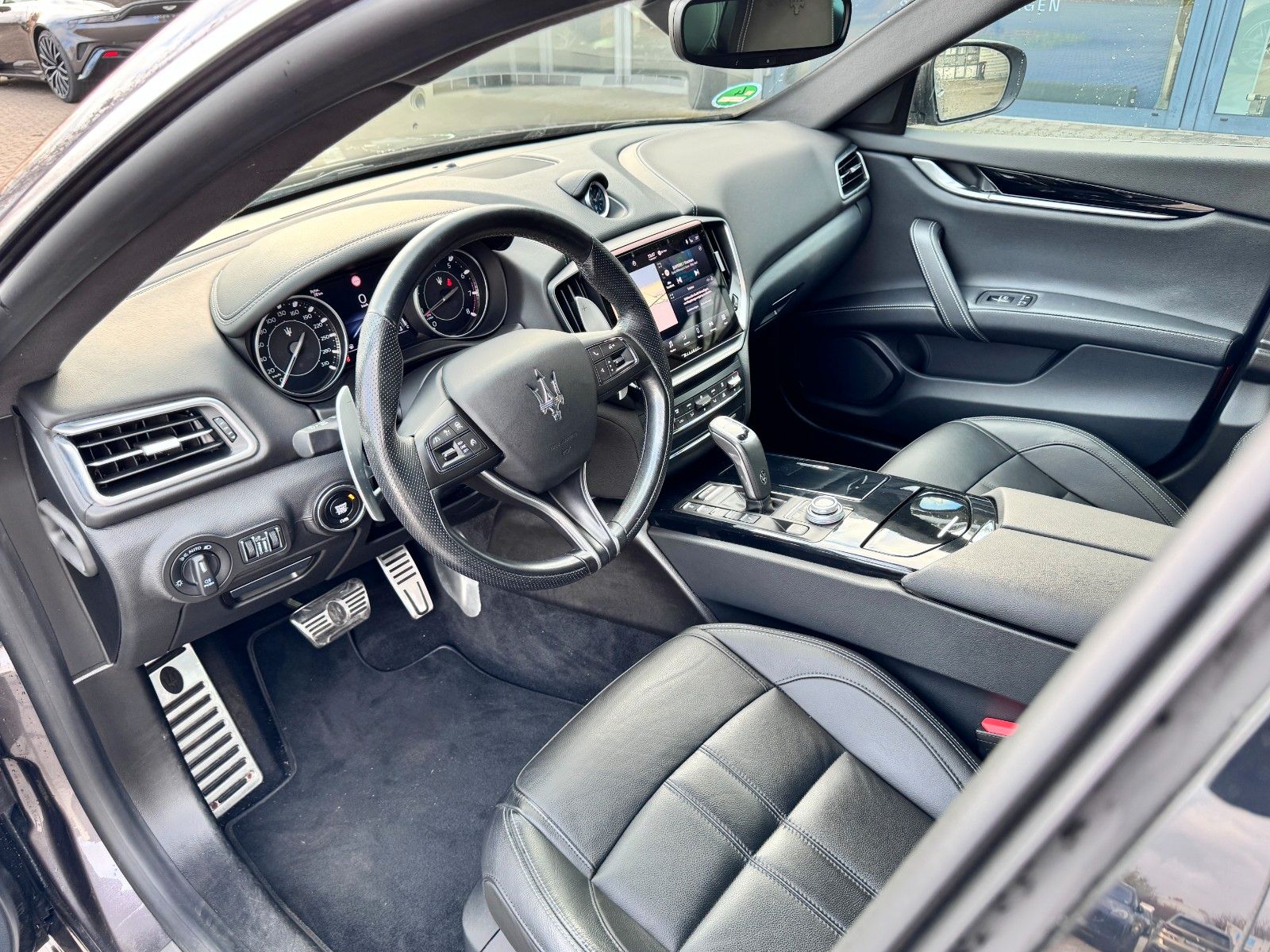 Fahrzeugabbildung Maserati Ghibli GT GranSport/1.Hd./GARANTIE/Fahrassist+