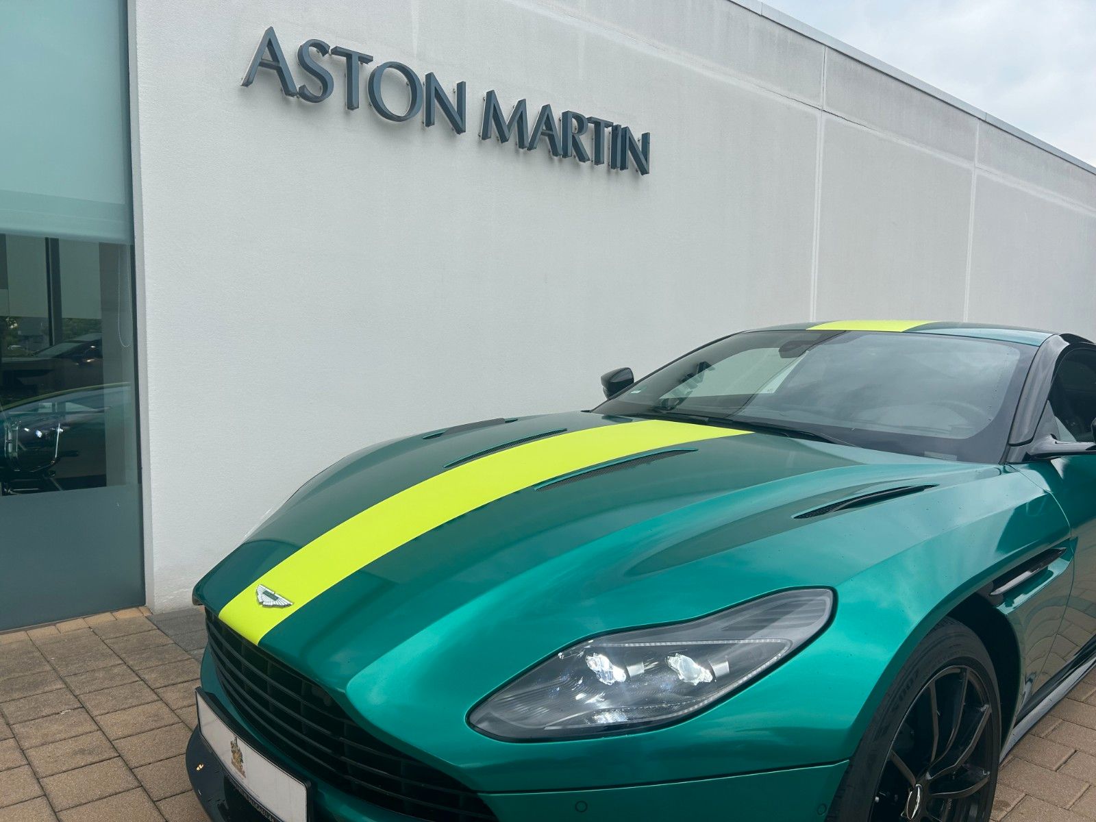 Fahrzeugabbildung Aston Martin DB11 5.2 V12 AMR / F1 Folierung
