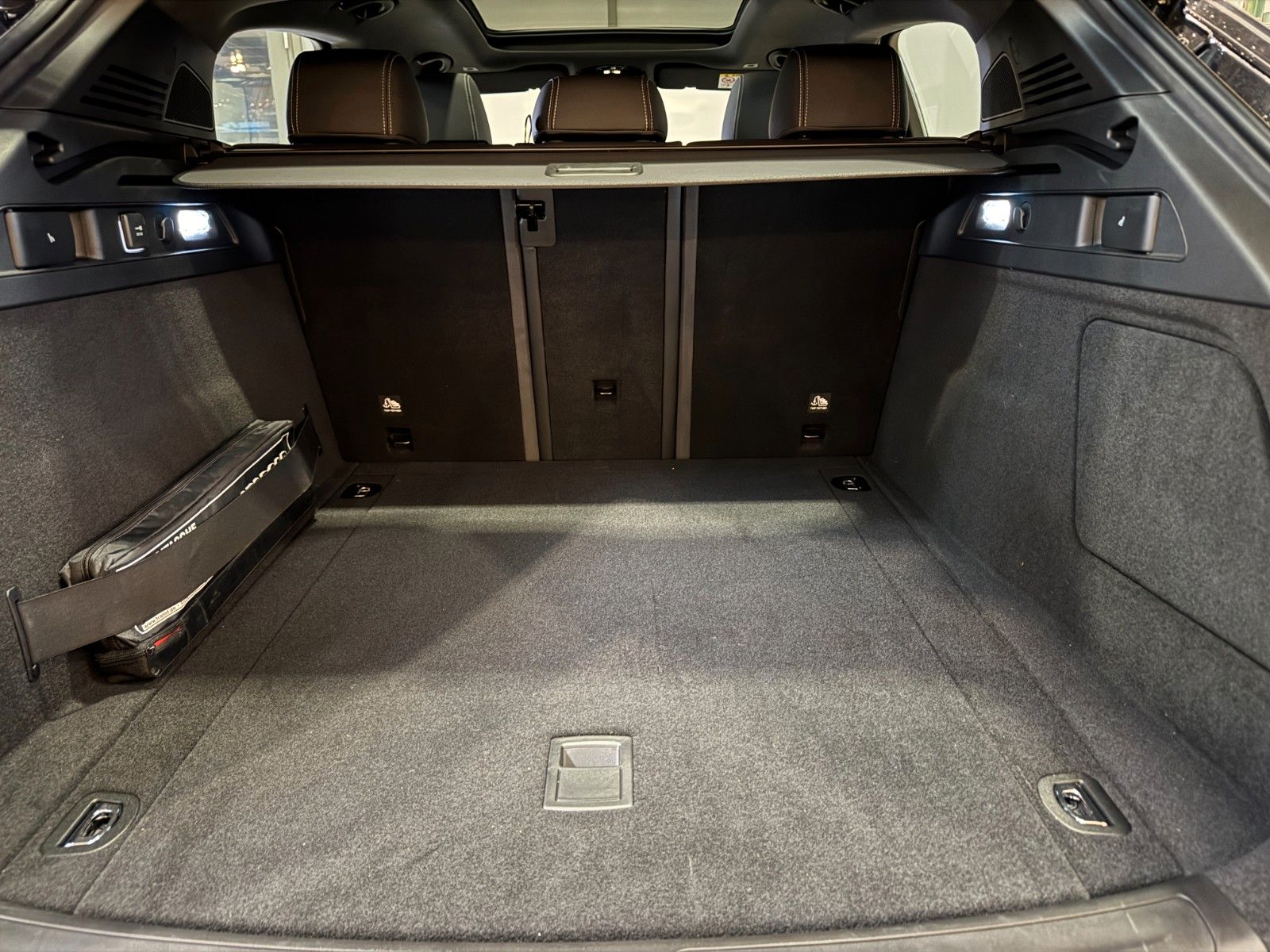 Fahrzeugabbildung Maserati Grecale/MY25/Panoramadach/ Ganzjahresreifen