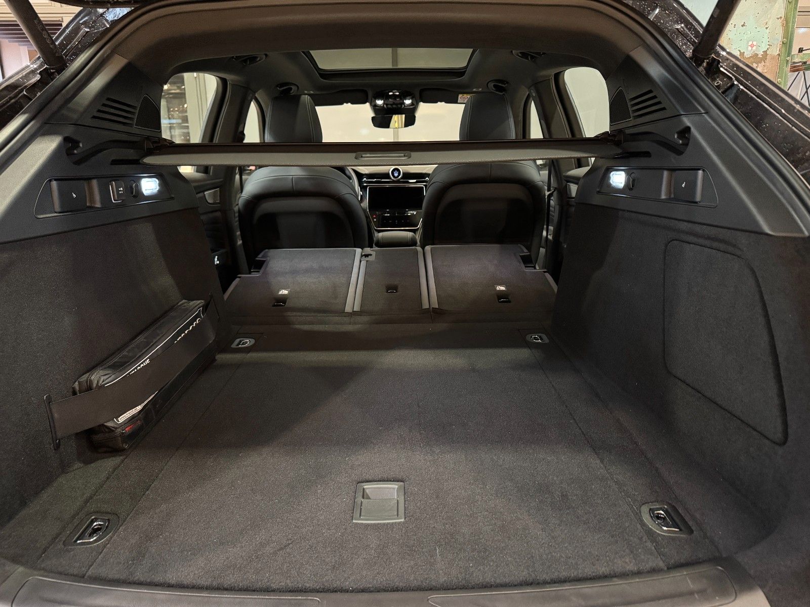 Fahrzeugabbildung Maserati Grecale/MY25/Panoramadach/ Ganzjahresreifen