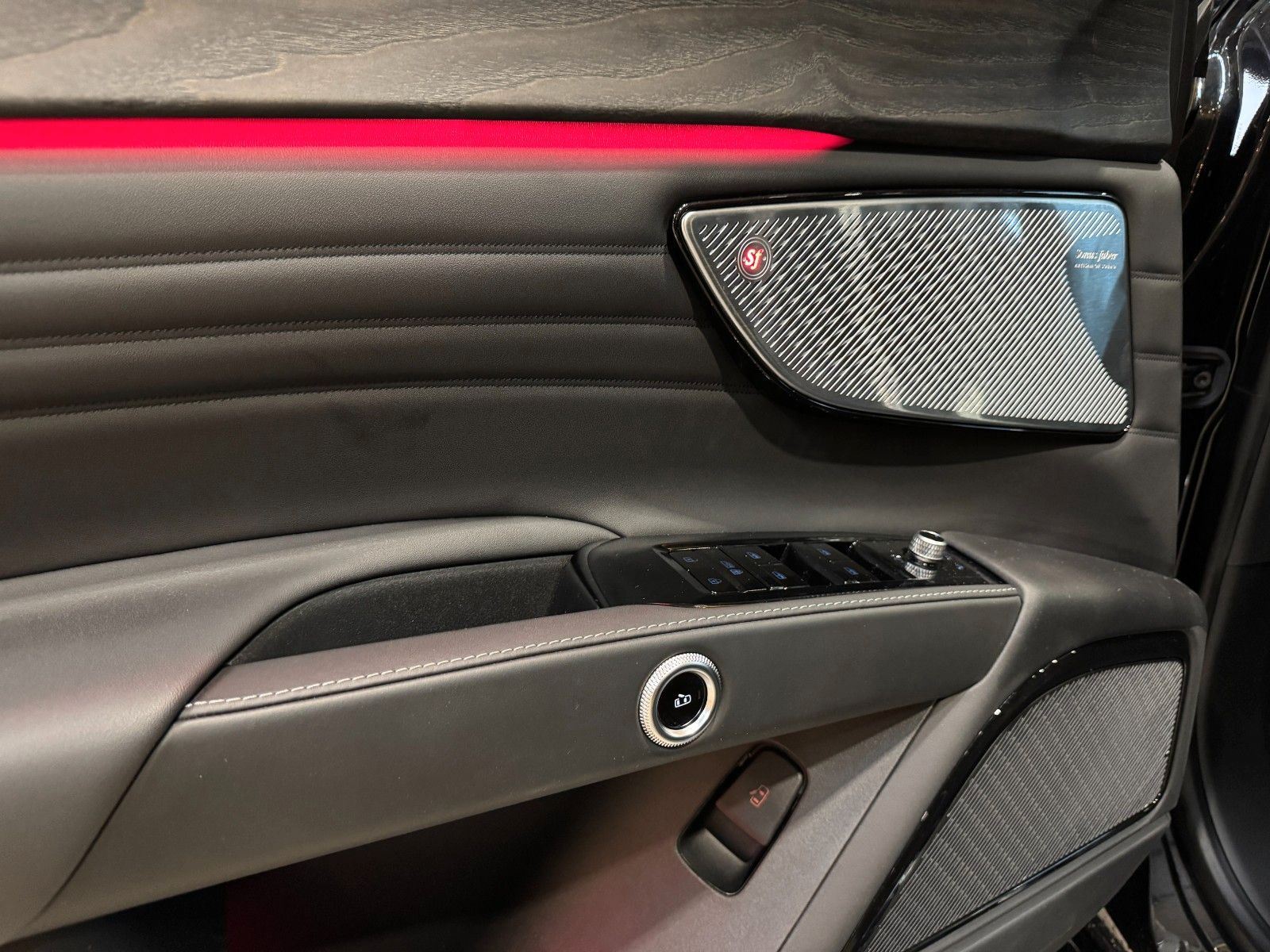 Fahrzeugabbildung Maserati Grecale/MY25/Panoramadach/ Ganzjahresreifen