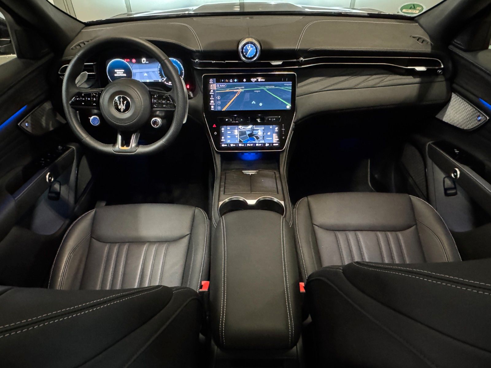 Fahrzeugabbildung Maserati Grecale/MY25/Panoramadach/ Ganzjahresreifen