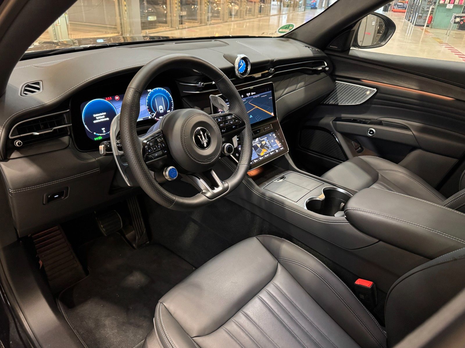 Fahrzeugabbildung Maserati Grecale/MY25/Panoramadach/ Ganzjahresreifen