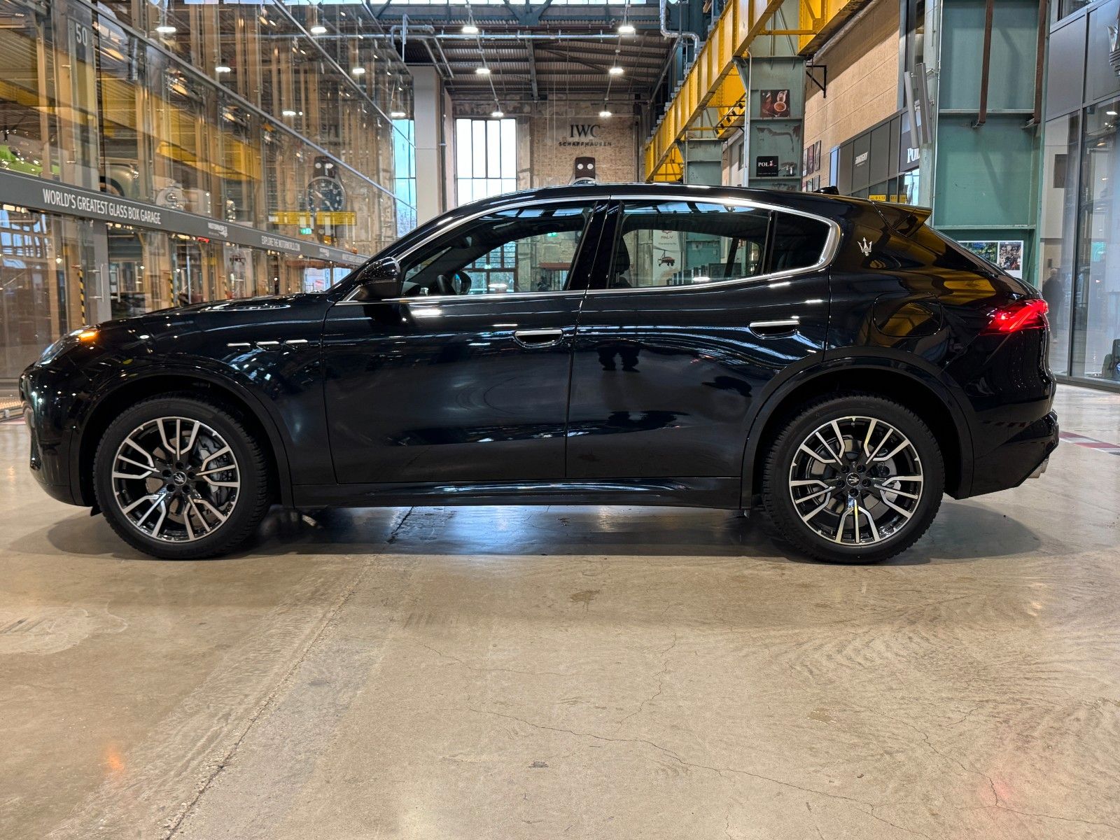 Fahrzeugabbildung Maserati Grecale/MY25/Panoramadach/ Ganzjahresreifen