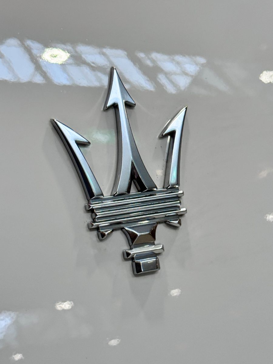 Fahrzeugabbildung Maserati Grecale PANO/Technikpak./ Ganzjahresreifen Alpin