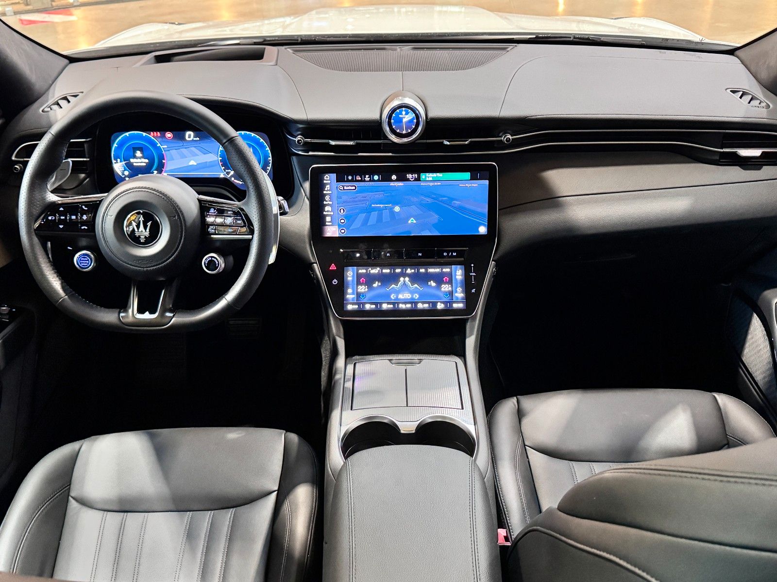 Fahrzeugabbildung Maserati Grecale PANO/Technikpak./ Ganzjahresreifen Alpin