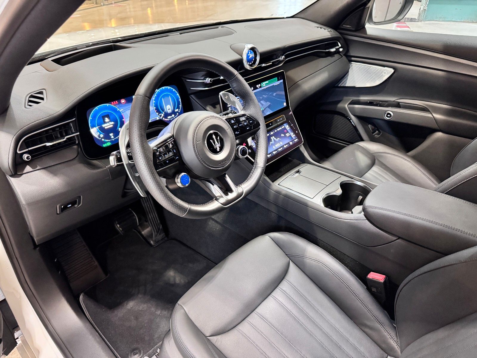 Fahrzeugabbildung Maserati Grecale PANO/Technikpak./ Ganzjahresreifen Alpin