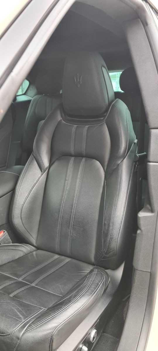 Fahrzeugabbildung Maserati Levante Modena S/12M Garantie/AHK/1.Hd.