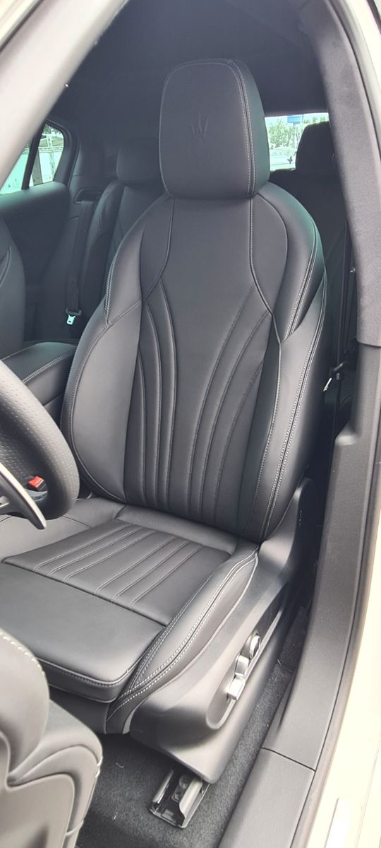 Fahrzeugabbildung Maserati Grecale MODENA / Skyhook/ Head-Up/ 5J Garantie