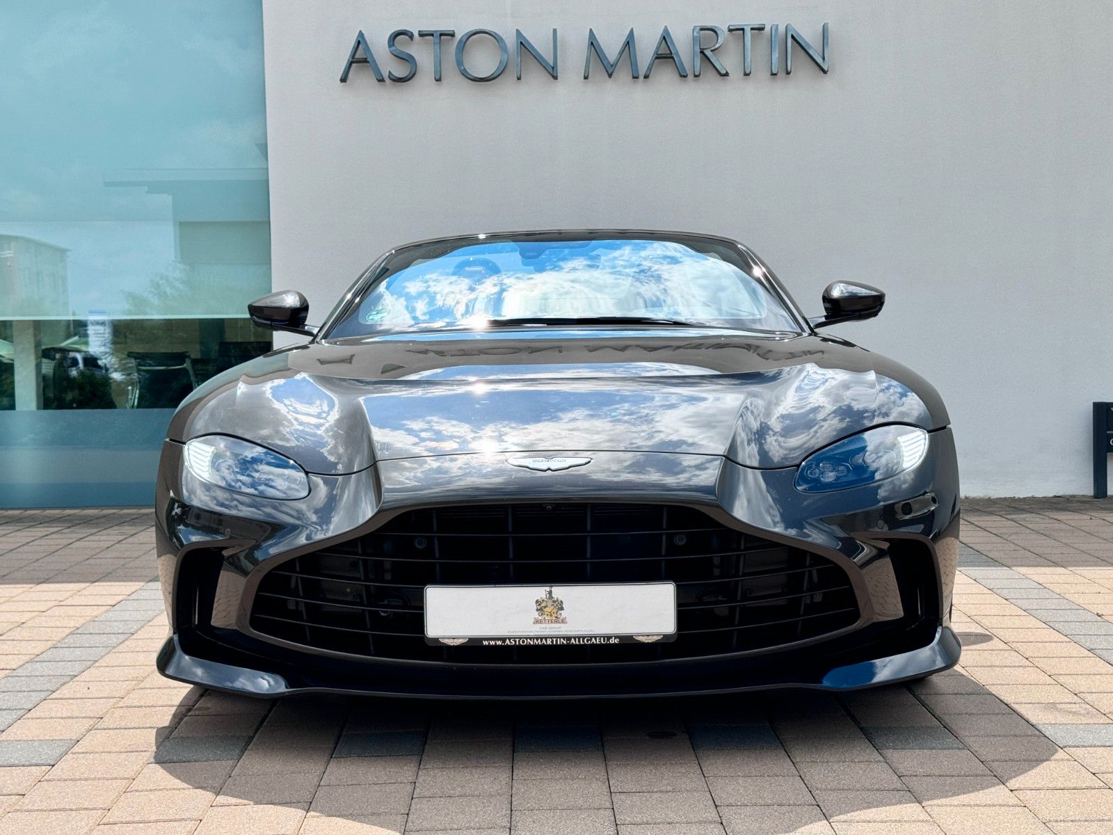 Fahrzeugabbildung Aston Martin V12 Vantage /Q -Options/ 118 of 249 limited