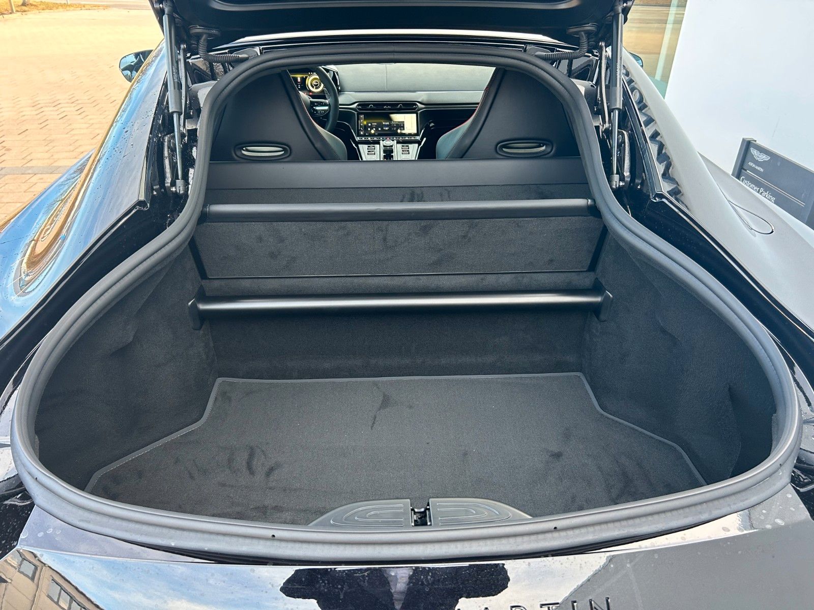 Fahrzeugabbildung Aston Martin V8 Vantage Next Generation