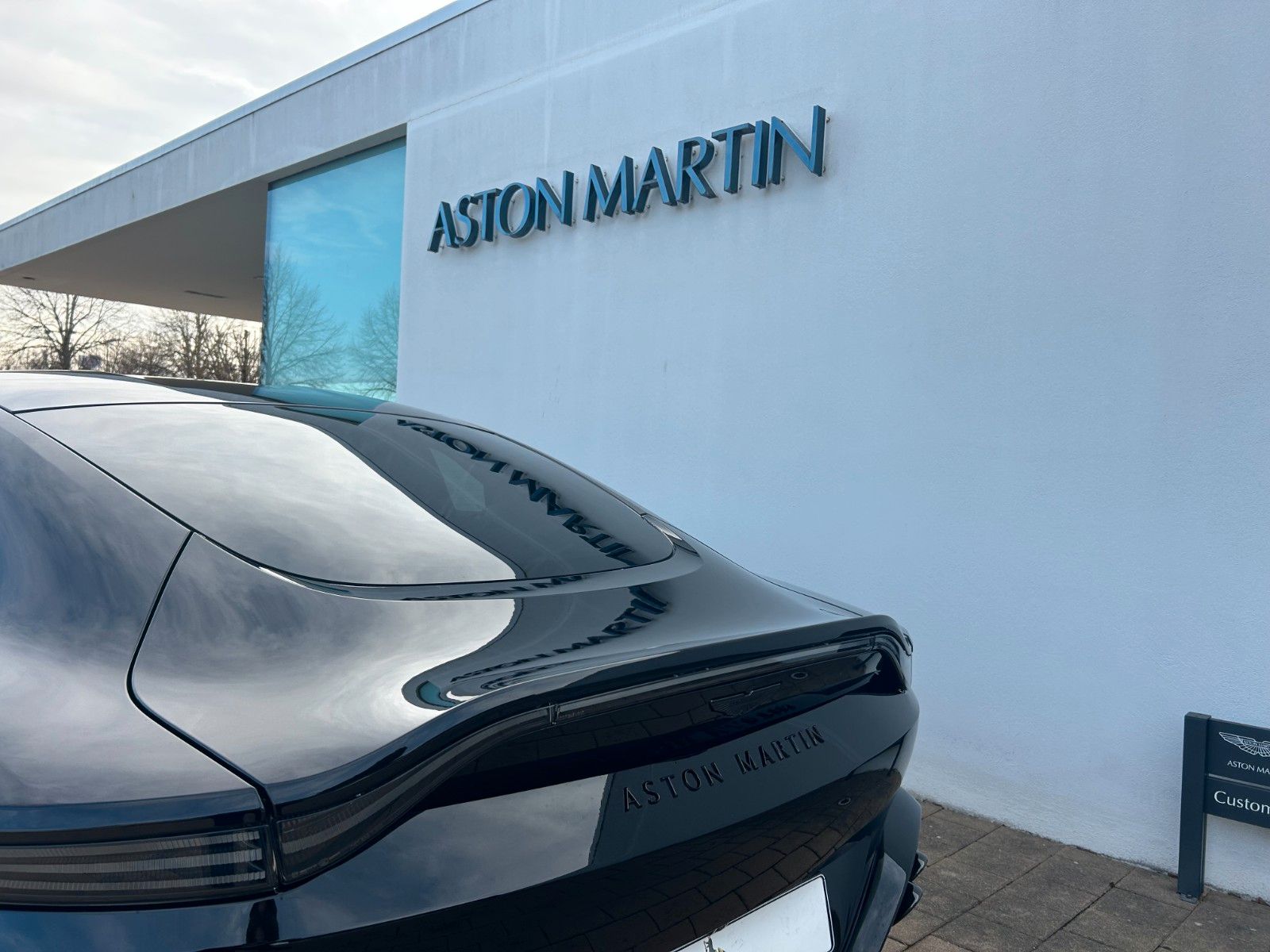 Fahrzeugabbildung Aston Martin V8 Vantage Next Generation