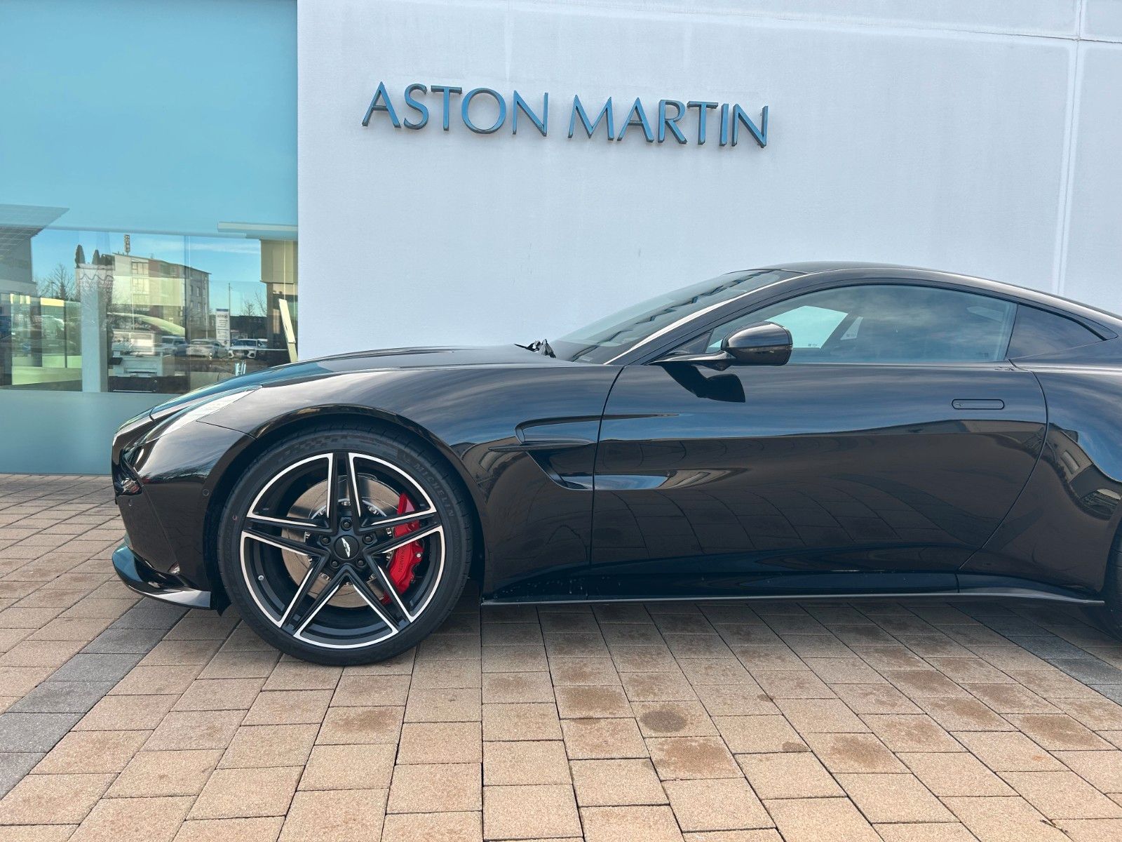 Fahrzeugabbildung Aston Martin V8 Vantage Next Generation