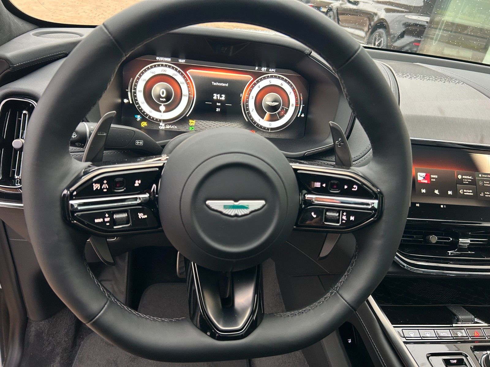 Fahrzeugabbildung Aston Martin DBX 4.0 V8 DBX707 / Lunar White