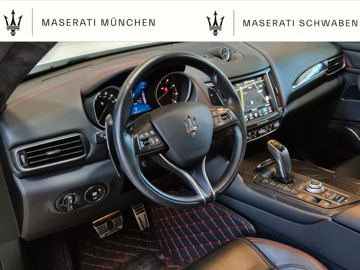 Fahrzeugabbildung Maserati Levante TROFEO/Exclusiv Interieur/22-Zoll