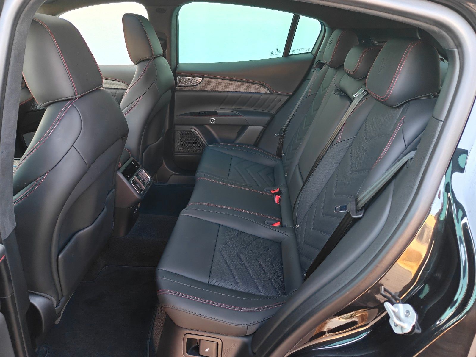 Fahrzeugabbildung Maserati Grecale 3.0 V6 Trofeo Auto 4WD