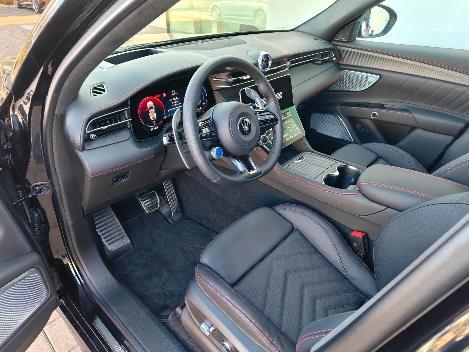 Fahrzeugabbildung Maserati Grecale 3.0 V6 Trofeo Auto 4WD